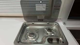 Téléviseur 19 po et haut-parleurs avant et arrière